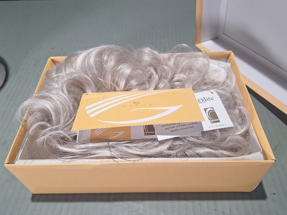 Gabor Pinnacle Wig GL60/101 Silvery Moon FlexLite Average Cap New in Box